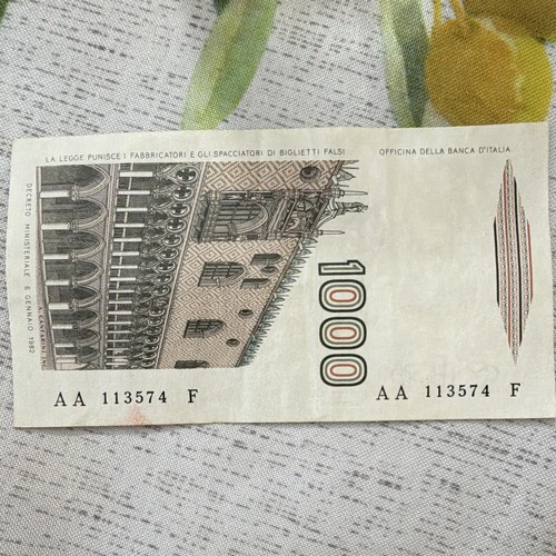 Banca italia banconota - banca,